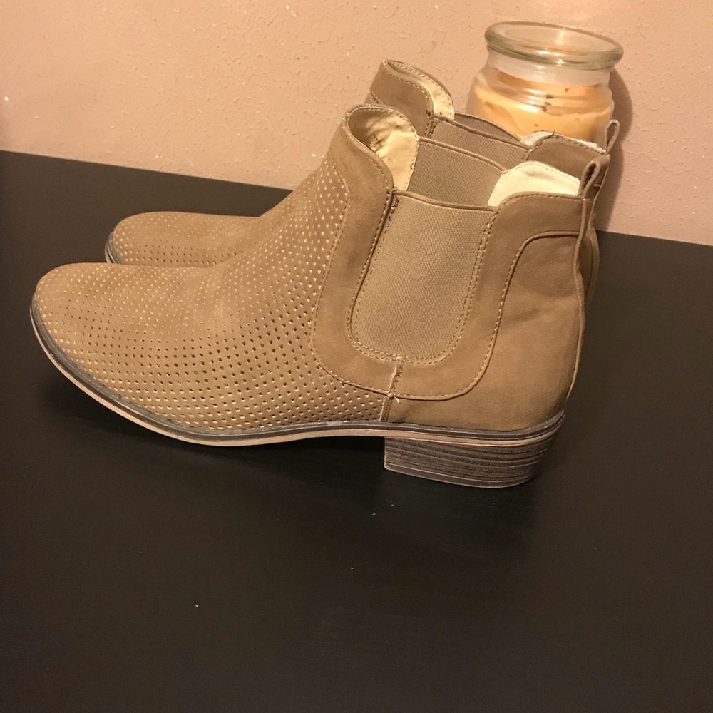 Ankle booties